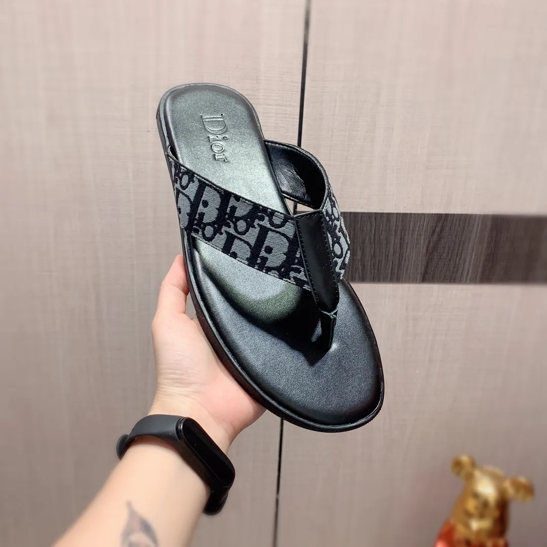 Slippers: New model factory price 220: 🎩🎩🔥🔥《Dior* 》【High·Version】Series of slippers, top purchasing agent🔍🔍Men's 2020 counters are on sale at the same time, imported from Italy, original selected cowhide, exquisite workmanship,), sole: (super comfortable) original factory special supply Original sole, ⚠️Exclusive double-layer movable molded sole, super comfortable⚠️, real shot 🎬The real thing is more beautiful🔍🔍original quality, you can go in and out of the counter at will, 266 positive code 38-44, long-term availability